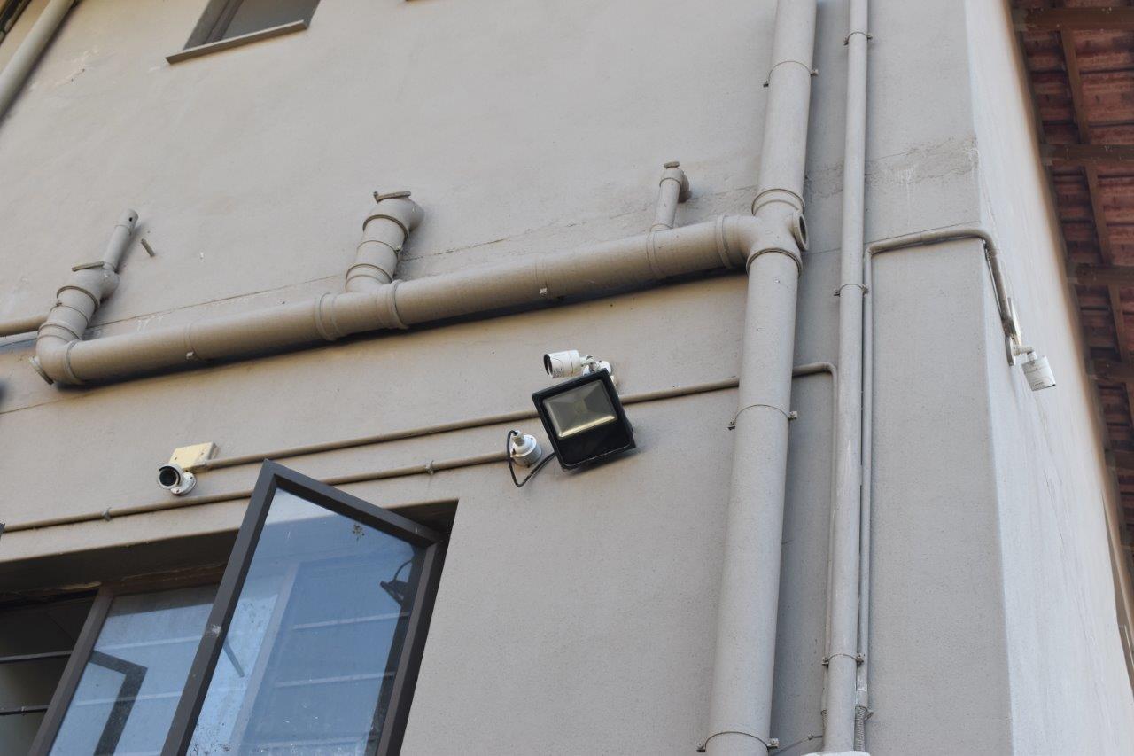 24/7 security guard station